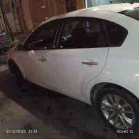 برلیانس330 ،96دنده ای سفید رنگ ب