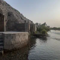 کت-کرایه-ای-کنار-رودخانه