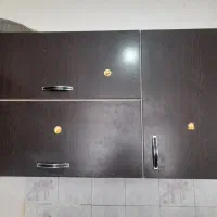 چند متر کابینت  ملامین  قهوه‌ای  تر و تمیز