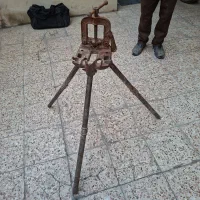 گیره لوله گیر سه پایه