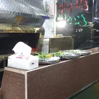 به یک شاطر جهت کار در کبابی نیازمندیم