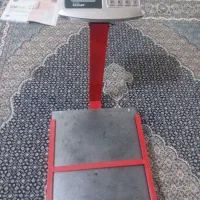 ترازوی دیجیتال ۳۰۰ کیلویی