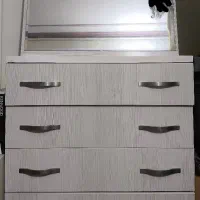 دراور MDF چهار کشو به همراه آینه فقط امروز