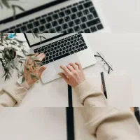 تایپیست دور کار