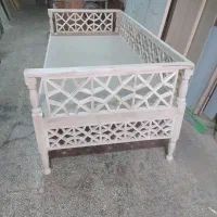 یک عدد تخت گره چین وسه تا عسلی