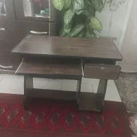 میزتحریر و کامپیوتر و کمد لباس
