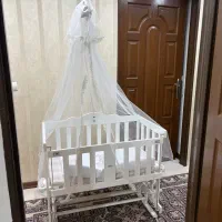 تخت کنارمادر گهواره ای
