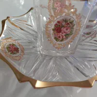 لیوان وپیش دستی