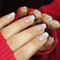 کاشت ناخن،مژه،اپلاسیون،وکس و اصلاح تخفیف ده روزه