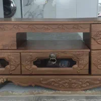 تلویزیون ۴۰اینچ و میز تلویزیون