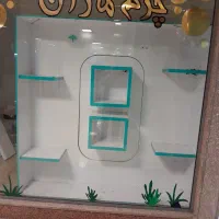 ویترین ام دی اف درب دارد چراغ دارد