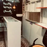 ویترین مغازه دخانیات