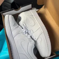 Air Jordan 1 low triple white  ایرجردن ۱ لو سفید