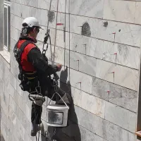 کار در ارتفاع و خدمات تعمیر نما