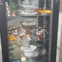بوفه محکم و شیشه ای کاملا سالم