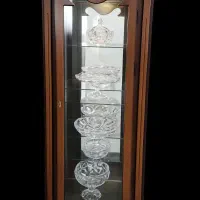 ویترین چوبی شیشه ای رایگان