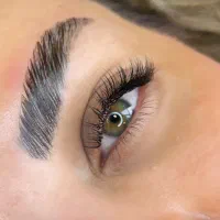 دستیار تمام وقت اکستنشن مژه