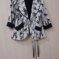 کت دامن|لباس|مشهد, قائم|دیوار