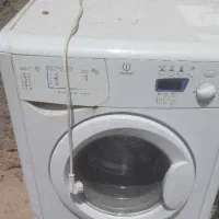 ماشین لباسشویی تمیز