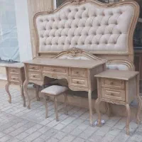 تعدادی تخت به فروش میرسد