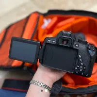 دوربین 700d canon تمیز سالم