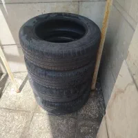 لاستیک ماشین بارز