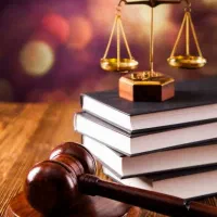 وکیل پایه یک دادگستری