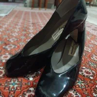 کفش پاشنه بلند ورنی