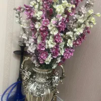 گلدان همراه گل مصنوعی