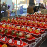 نیرو خانم جهت کار در کارگاه قنادی و فروشگاه