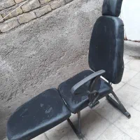 یک عدد صندلی سالم