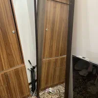 آینه قدی با قاب چوبی ابزار خورده