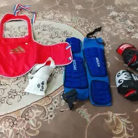 دستکش.ساق‌بند.هوگو.بیضه بند