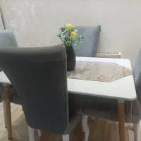 فروش میز نهارخوری ۴نفره در حد نو،بدون هیچ زدگی