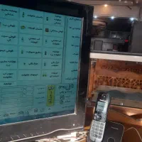 پیک و منشی شیفت‌شب و سالن کار خانم