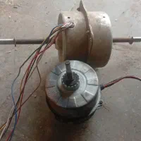 فن انواع کولر های پنجره ای و اسپیلت موجود هست