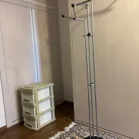 چوب لباسی ایستاده فلزی پایه سنگی