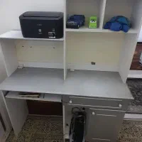1 میز کامپیوتر جنس خوب.قصد دارم هرچه سریعتر بفروشم