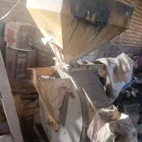 آسیاب تراکتور نو  و اتاق