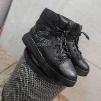 نیم بوت و کتونی زنانه
