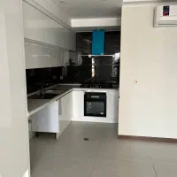 آپارتمان-140متری-مشتاق-دوم-جنوبی-کلید-نخورده