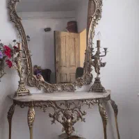 سرویس قاشق وچنگال اینه وشمعدان برنز وساعت دیواری