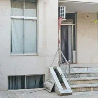 ویلایی همراه با مغازه تجاری حاشیه خیابان اصلی