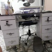 میز ناخن کار، صندلی ناخنکار
