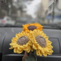 شاخه گل آفتابگردون بافتنی در دو رنگ