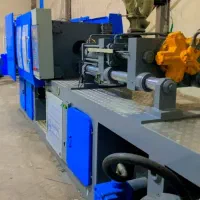 اوپراتور دستگاه تزریق