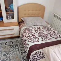 تخت وکمدبچه شرکتی درحدنومناسب سیسمونی