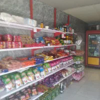فروشنده سوپرمارکت خانم