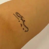 اجرای تتو مینیمال مخصوص بانوان