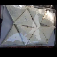 نیرو خانم جهت آماده سازی و پچیدن سمبوسه